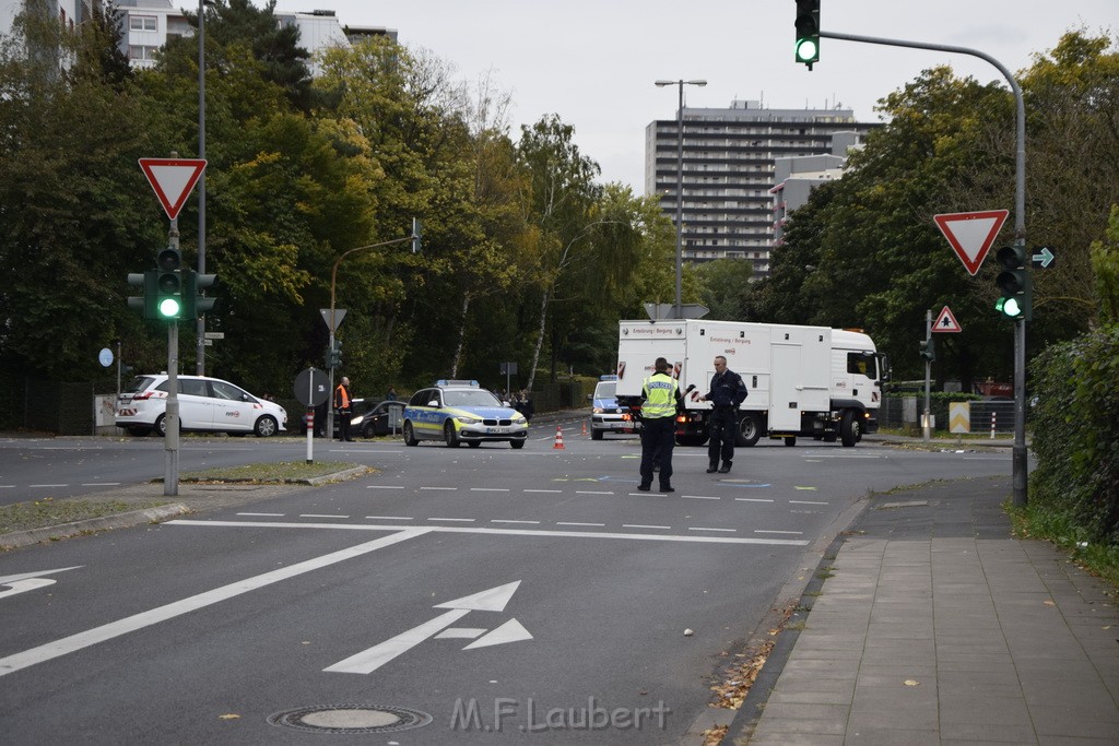 VU Bus Pkw Koeln Porz Gremberghoven Steinstr Konrad Adenauerstr P45.JPG - Miklos Laubert